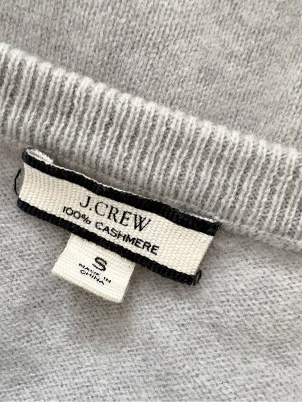J. CREW Cashmere V Neck Sweater, gray - Picture 4 of 4